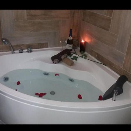 Marina Jacuzzi Apartment Free Parking Novi Sad Ngoại thất bức ảnh